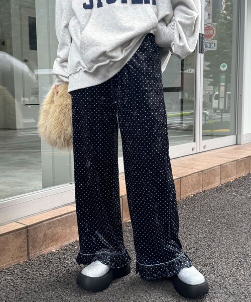 CIAOPANIC（チャオパニック）の「アソート柄ベロアフリルパンツ〈ドット／フラワー〉（その他パンツ・レディース・グレー/ベージュ系その他/カーキ/ブラック系その他/ブラック・MEDIUM/SMALL）」の3枚目の写真