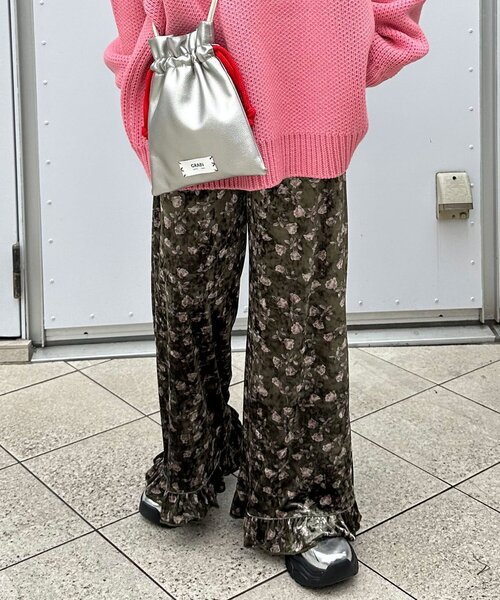 CIAOPANIC（チャオパニック）の「アソート柄ベロアフリルパンツ〈ドット／フラワー〉（その他パンツ・レディース・グレー/ベージュ系その他/カーキ/ブラック系その他/ブラック・MEDIUM/SMALL）」の22枚目の写真