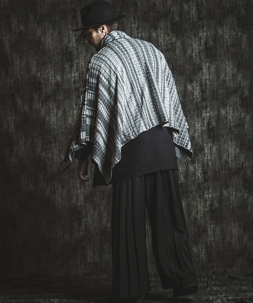 NO ID.(ノーアイディ)の「【NO ID.】4-Way Twist Knit Poncho / 4ウェイ ツイスト ニット ポンチョ(ポンチョ・メンズ・ブラック/その他23・ONE SIZE)」の12枚目の写真