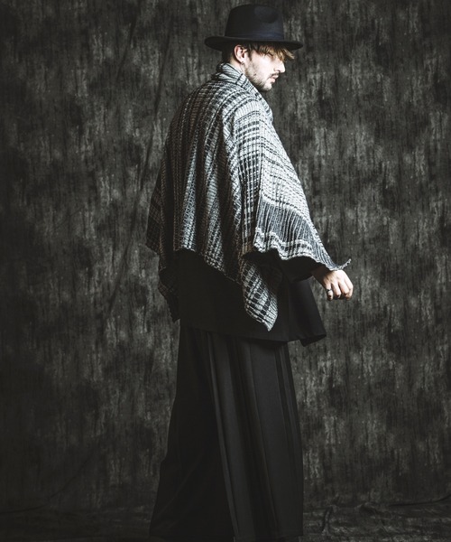 NO ID.(ノーアイディ)の「【NO ID.】4-Way Twist Knit Poncho / 4ウェイ ツイスト ニット ポンチョ(ポンチョ・メンズ・ブラック/その他23・ONE SIZE)」の13枚目の写真