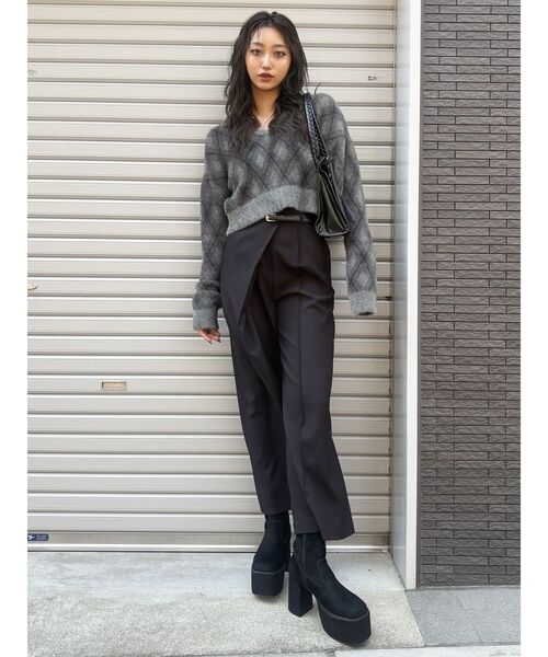 MURUA(ムルーア)の「ベルトハイウエストワイドパンツ(その他パンツ・レディース・ベージュ/ブラック/ブラウン・1/2)」の4枚目の写真