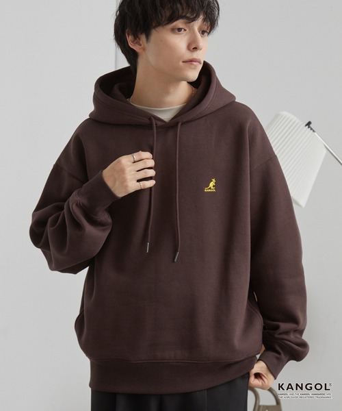 KANGOL（カンゴール）の「KANGOL/カンゴール 別注 ロゴ ワンポイント刺繍 オーバーサイズ シームポケット 裏起毛 プルオーバーパーカー（パーカー・メンズ・チャコール/ワイン系/グレー/グレイッシュベージュ/ブラック/ブラウン/ネイビー・L/M/S）」の4枚目の写真