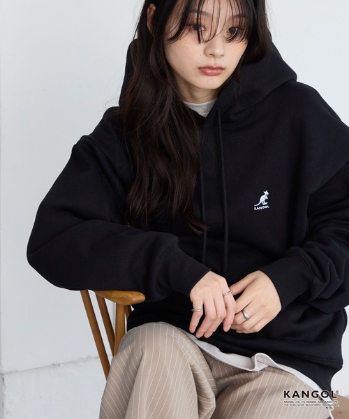 KANGOL（カンゴール）の「KANGOL/カンゴール 別注 ロゴ ワンポイント刺繍 オーバーサイズ シームポケット 裏起毛 プルオーバーパーカー（パーカー・メンズ・チャコール/ワイン系/グレー/グレイッシュベージュ/ブラック/ブラウン/ネイビー・L/M/S）」の22枚目の写真