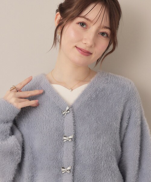 couture brooch（クチュールブローチ）の「【高見え・大人可愛い】ビジューリボン釦 前後2WAYフェザーカーディガントップス（カーディガン/ボレロ・レディース・アイボリー/ブラック/サックスブルー・36/38/40/42）」の17枚目の写真