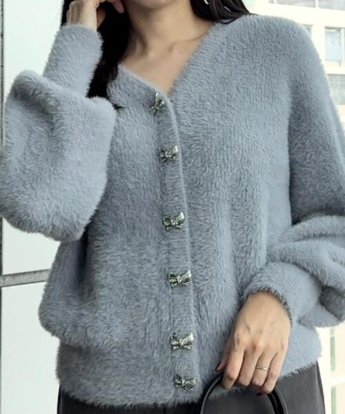 couture brooch（クチュールブローチ）の「【高見え・大人可愛い】ビジューリボン釦 前後2WAYフェザーカーディガントップス（カーディガン/ボレロ・レディース・アイボリー/ブラック/サックスブルー・36/38/40/42）」の13枚目の写真