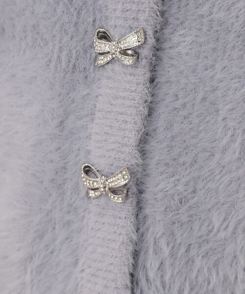 couture brooch（クチュールブローチ）の「【高見え・大人可愛い】ビジューリボン釦 前後2WAYフェザーカーディガントップス（カーディガン/ボレロ・レディース・アイボリー/ブラック/サックスブルー・36/38/40/42）」の10枚目の写真