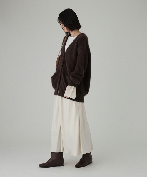 BABYLONE(バビロン)の「FOXカシミヤカーディガン(カーディガン/ボレロ・レディース・オフホワイト/チャコール/ホワイト/カーキ/ライトベージュ/ダークブラウン・フリー)」の11枚目の写真