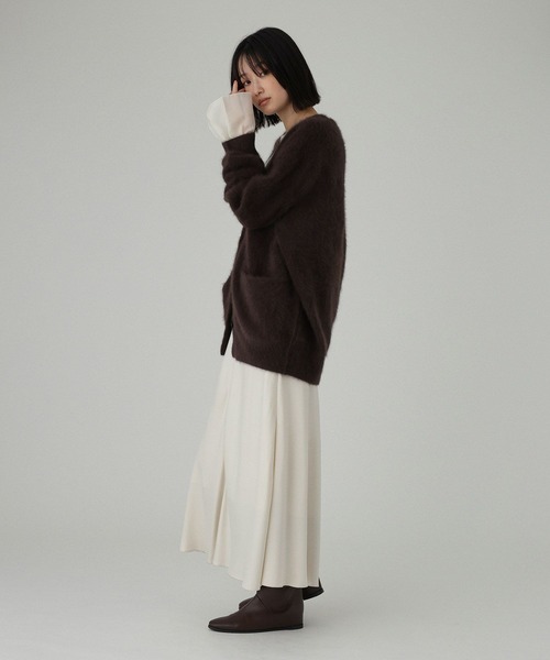 BABYLONE(バビロン)の「FOXカシミヤカーディガン(カーディガン/ボレロ・レディース・オフホワイト/チャコール/ホワイト/カーキ/ライトベージュ/ダークブラウン・フリー)」の12枚目の写真