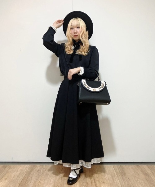 セール】レースレイヤードタックフレアースカート/fint フィント