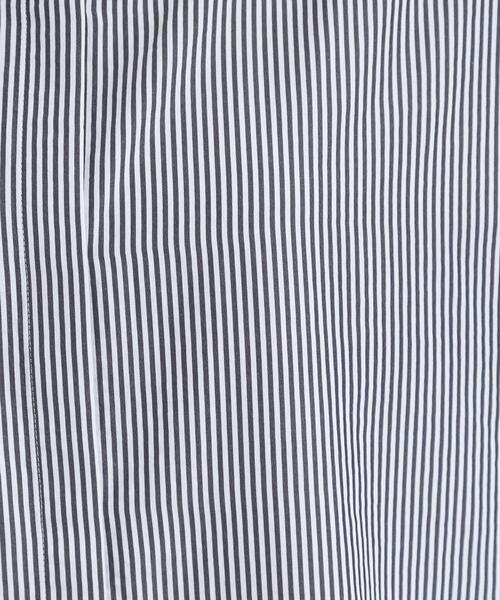 DRESKIP（ドレスキップ）の「【洗濯後シワになりにくい/吸水速乾/UVカット】着こなしで雰囲気いろいろ　お袖シャーリングシャツ（シャツ/ブラウス・レディース・ダークブラウン/オフホワイト/ネイビー系2・01/02/03/04）」の10枚目の写真