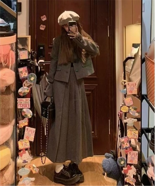 Ritzy(リッツィー)の「ノーカラージャケット+プリーツスカート 2点セット(セットアップ・レディース・チャコールグレー・L/M)」の3枚目の写真