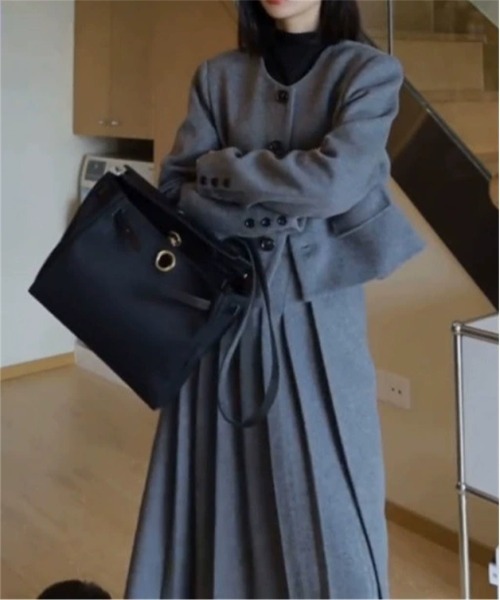 Ritzy(リッツィー)の「ノーカラージャケット+プリーツスカート 2点セット(セットアップ・レディース・チャコールグレー・L/M)」の7枚目の写真