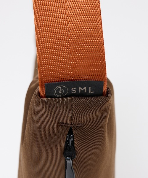 SML（エスエムエル）の「【SML/エスエムエル】ショルダーバッグS/K905058/シンプル/バッグ/撥水/ユニセックス【WEB限定】（ショルダーバッグ・レディース・ベージュ/ブラウン/グレー/ブラック・フリー）」の6枚目の写真