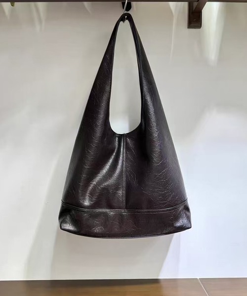 NuNuNa(ヌヌナ)の「【NuNuNa】合成皮革 ラウンドショルダーバッグ(トートバッグ・レディース・アイボリー/ブラック/ベージュ/ダークブラウン/ブラウン・FREE)」の19枚目の写真