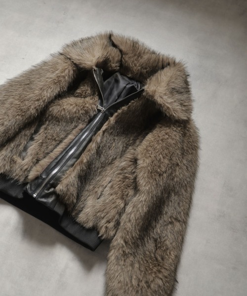 Ulysses（ユリシス）の「レザーパイピングショート丈ファーブルゾン（その他アウター・レディース・モカ・S/M）」の3枚目の写真