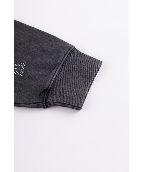 UNKNOWN LONDON（アンノウン・ロンドン）の「ジップフーディ｜Outline Cross Rhinestone Zip Hoodie｜Unknown London（パーカー・メンズ・レッド/ブラック/ベージュ・MEDIUM/LARGE/X-LARGE/SMALL）」の7枚目の写真