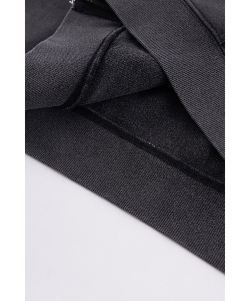 UNKNOWN LONDON（アンノウン・ロンドン）の「ジップフーディ｜Outline Cross Rhinestone Zip Hoodie｜Unknown London（パーカー・メンズ・レッド/ブラック/ベージュ・MEDIUM/LARGE/X-LARGE/SMALL）」の8枚目の写真