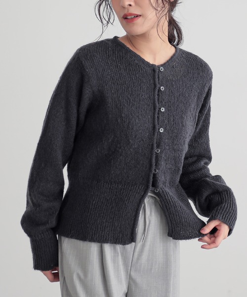 for/c(フォーシー)の「ふわふわニットカーディガン【サスティナブル】(ニット/セーター・レディース・チャコール/ピンク/ライトグレー・L/M)」の2枚目の写真