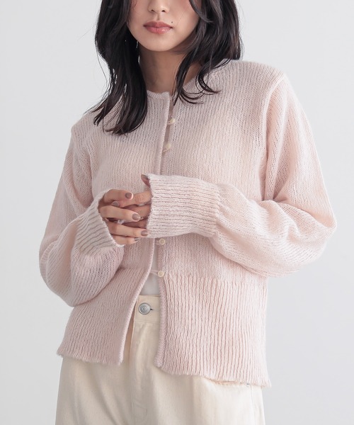 for/c(フォーシー)の「ふわふわニットカーディガン【サスティナブル】(ニット/セーター・レディース・チャコール/ピンク/ライトグレー・L/M)」の5枚目の写真