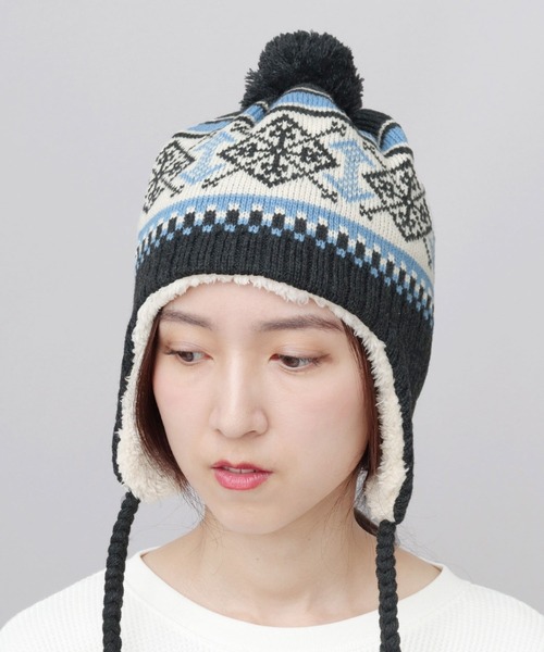 KRIFF MAYER(クリフメイヤー)の「裏ボア ジャガードニットワッチ 耳当て付き ポンポン ニット帽(ニットキャップ/ビーニー・メンズ・ブラック/ベージュ・FREE)」の1枚目の写真