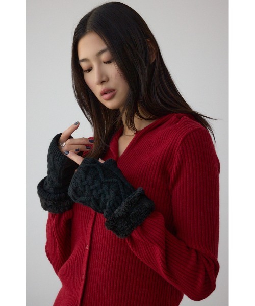 AZUL by moussy（アズールバイマウジー）の「ニットハンドウォーマー（手袋・レディース・ブラック/ベージュ・FREE）」の10枚目の写真