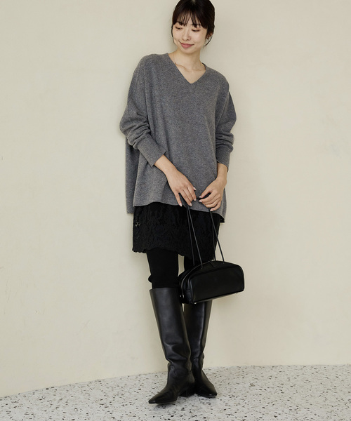 IENA(イエナ)の「《追加2》Fineニュージーウール ニュアンス Vプルオーバー(ニット/セーター・レディース・ベージュ/スカイブルー/グレー・FREE)」の4枚目の写真