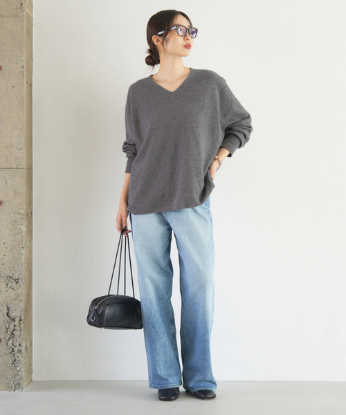 IENA(イエナ)の「《追加2》Fineニュージーウール ニュアンス Vプルオーバー(ニット/セーター・レディース・ベージュ/スカイブルー/グレー・FREE)」の7枚目の写真