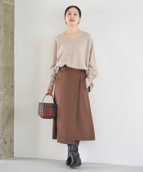 IENA(イエナ)の「《追加2》Fineニュージーウール ニュアンス Vプルオーバー(ニット/セーター・レディース・ベージュ/スカイブルー/グレー・FREE)」の9枚目の写真