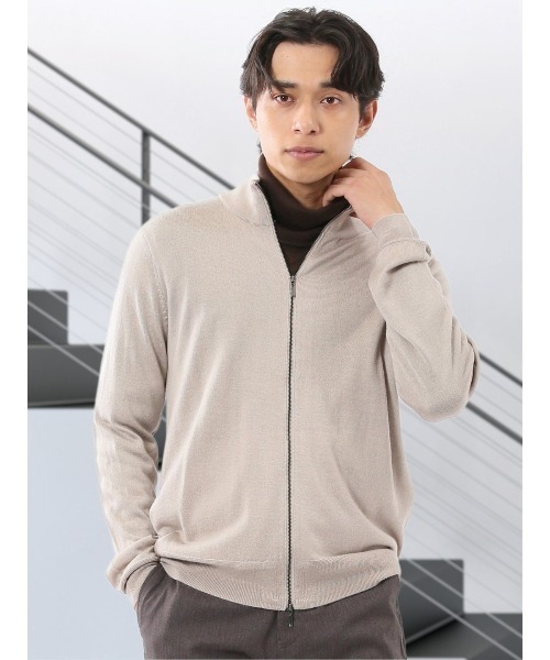 TAKA-Q（タカキュー）の「【ストレッチ ウォッシャブル ウール混】タカキュー スタンドフルジップ ニットカーディガン（カーディガン/ボレロ・メンズ・ベージュ/ブラック・LARGE/MEDIUM/X-LARGE）」の2枚目の写真