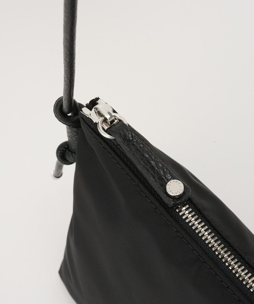 IACUCCI（イアクッチ）の「アーゴ ポーチSD NYLON/CERVO（ショルダーバッグ・レディース・ブラック・FREE）」の14枚目の写真