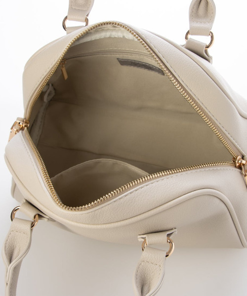 cache cache(カシュ カシュ)の「カシュカシュ cachechche / シボフェイクレザー2wayボストンバッグ(ショルダーバッグ・レディース・ブラウン/アイボリー/ブラック・FREE)」の6枚目の写真