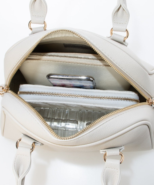 cache cache(カシュ カシュ)の「カシュカシュ cachechche / シボフェイクレザー2wayボストンバッグ(ショルダーバッグ・レディース・ブラウン/アイボリー/ブラック・FREE)」の9枚目の写真
