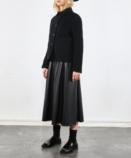 VOYONN(ボヨン)の「ステンカラー スリムフィット 半コートジャケット ブラック 041(その他アウター・レディース・ブラック・LARGE/MEDIUM)」の2枚目の写真