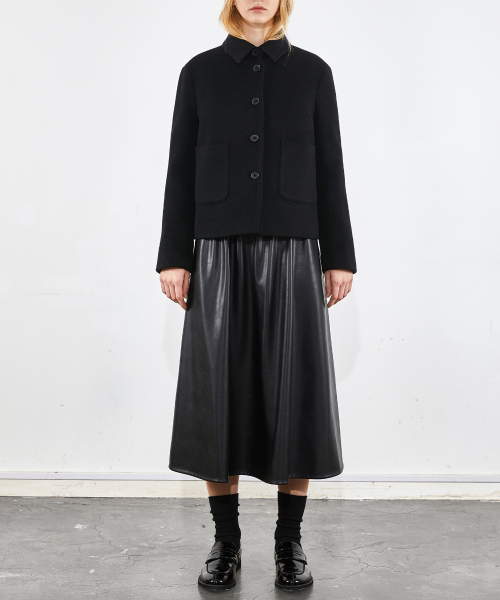 VOYONN(ボヨン)の「ステンカラー スリムフィット 半コートジャケット ブラック 041(その他アウター・レディース・ブラック・LARGE/MEDIUM)」の4枚目の写真