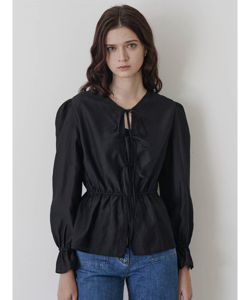 LAUTREDE MIN(ロートルドミン)の「Ella Ribbon Black blouse(シャツ/ブラウス・レディース・ブラック・SMALL/MEDIUM)」の1枚目の写真