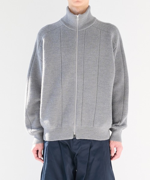 WRAPINKNOT（ラッピンノット）の「【WRAPINKNOT/ラッピンノット】編地切替ドライバーズニット（ニット/セーター・メンズ・ブラック/グレー・2/3）」の9枚目の写真