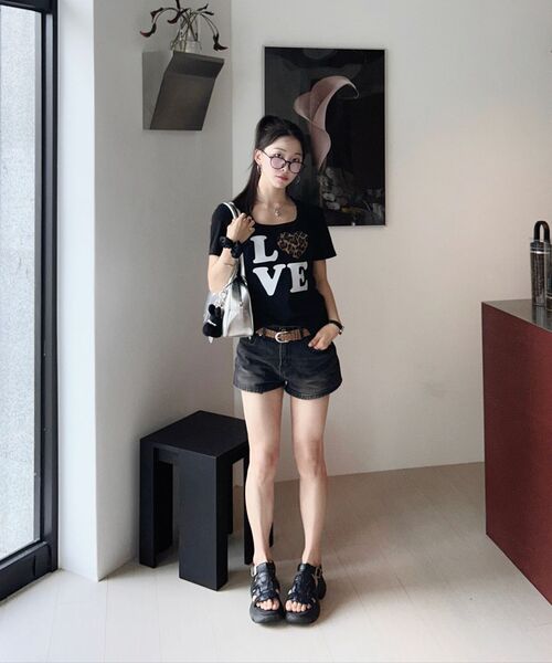 KATRINA K（カトリーナケイ）の「ラブピンクレオパードスリムフィット半袖Tシャツ-2カラー（Tシャツ/カットソー・レディース・ホワイト/ブラック・FREE）」の14枚目の写真