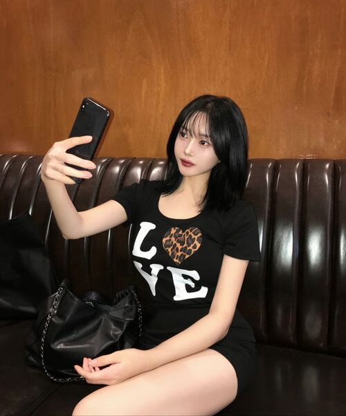 KATRINA K（カトリーナケイ）の「ラブピンクレオパードスリムフィット半袖Tシャツ-2カラー（Tシャツ/カットソー・レディース・ホワイト/ブラック・FREE）」の7枚目の写真
