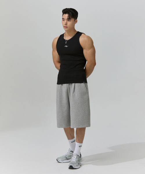 BLACK MONSTER FIT(ブラックモンスターフィット)の「ワンタックワイドバミューダパンツ (2色) / BM240921(スウェットパンツ・メンズ・ブラック/グレー・MEDIUM/LARGE/X-LARGE/2XL)」の4枚目の写真