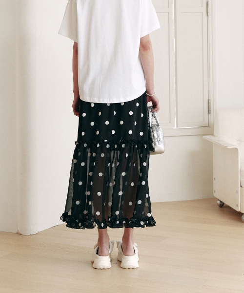 DEWEDEWE(デュイデュイ)の「ドットフリルスカート_ブラック(スカート・レディース・その他・SMALL/MEDIUM)」の3枚目の写真