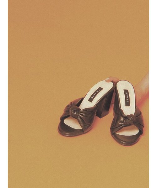 LEVASE（ルバズ）の「e.g) daisy sandal-black 7cm（サンダル・レディース・その他・38/39/35/36/37/36.5/37.5/35.5/38.5）」の3枚目の写真