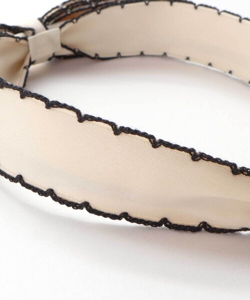 BeBe（ベベ）の「バイカラースカラップリボンカチューシャ（カチューシャ・キッズ・オフホワイト/ネイビー・FREE）」の12枚目の写真