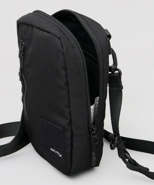 NAUTICA(ノーティカ)の「4ポケット 多収納 ミリタリー 縦型 ミニショルダーバッグ(ショルダーバッグ・メンズ・ブラック・FREE)」の4枚目の写真