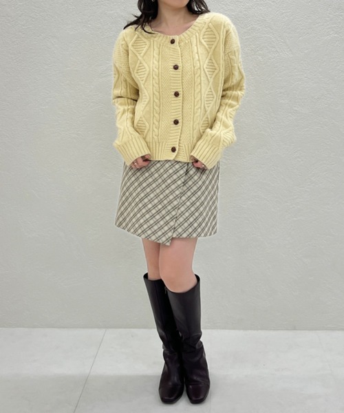 31 Sons de mode（トランテアン　ソン　ドゥ　モード）の「2025秋冬新作 一部店舗限定 ケーブルニットカーディガン（カーディガン/ボレロ・レディース・ホワイト/ベージュ/パープル・ﾌﾘ-）」の11枚目の写真