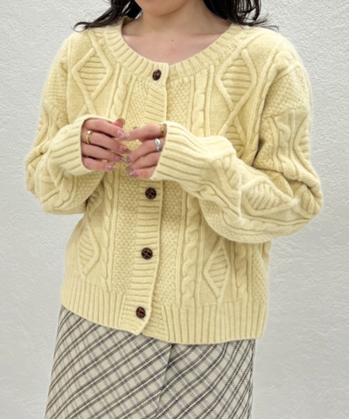 31 Sons de mode（トランテアン　ソン　ドゥ　モード）の「2025秋冬新作 一部店舗限定 ケーブルニットカーディガン（カーディガン/ボレロ・レディース・ホワイト/ベージュ/パープル・ﾌﾘ-）」の9枚目の写真