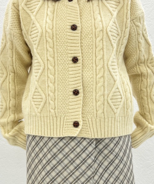 31 Sons de mode（トランテアン　ソン　ドゥ　モード）の「2025秋冬新作 一部店舗限定 ケーブルニットカーディガン（カーディガン/ボレロ・レディース・ホワイト/ベージュ/パープル・ﾌﾘ-）」の21枚目の写真