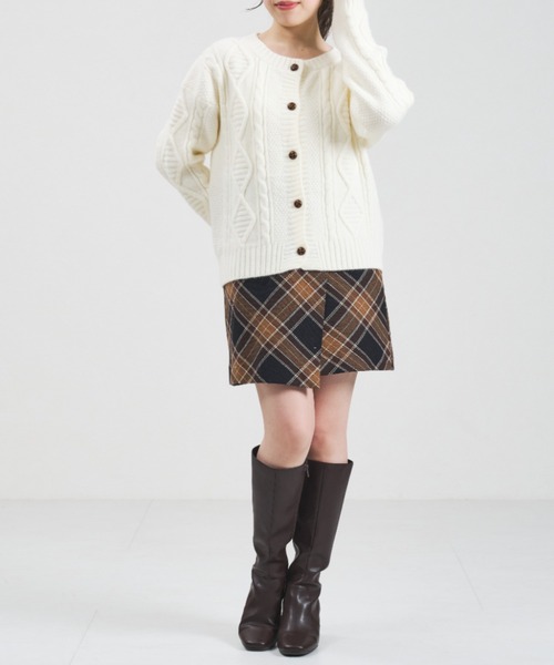 31 Sons de mode（トランテアン　ソン　ドゥ　モード）の「2025秋冬新作 一部店舗限定 ケーブルニットカーディガン（カーディガン/ボレロ・レディース・ホワイト/ベージュ/パープル・ﾌﾘ-）」の6枚目の写真