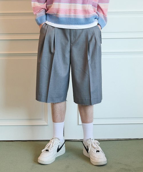 WaiKei(ワイケイ)の「カットアウトショートパンツグレー(その他パンツ・レディース・その他・0/1)」の4枚目の写真