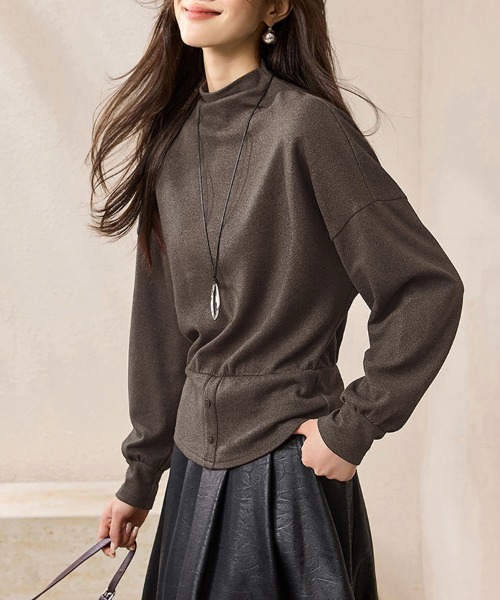 ONEP STAR（ワンピスター）の「ウエストボタンデザインハイネックトップス（Tシャツ/カットソー・レディース・ダークグレー/ダークブラウン・MEDIUM/X-LARGE/LARGE）」の3枚目の写真
