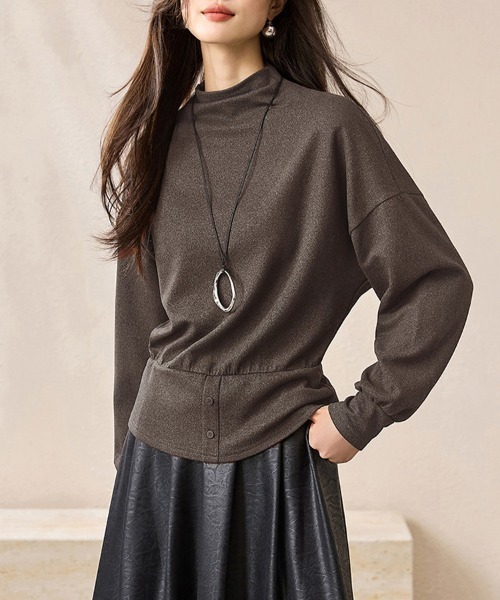 ONEP STAR（ワンピスター）の「ウエストボタンデザインハイネックトップス（Tシャツ/カットソー・レディース・ダークグレー/ダークブラウン・MEDIUM/X-LARGE/LARGE）」の4枚目の写真